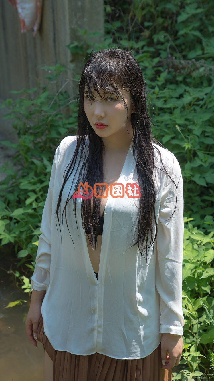 yantu87、韩国肉感正妹Echi 原版写真作品合集[4套10.3G]-琉璃社